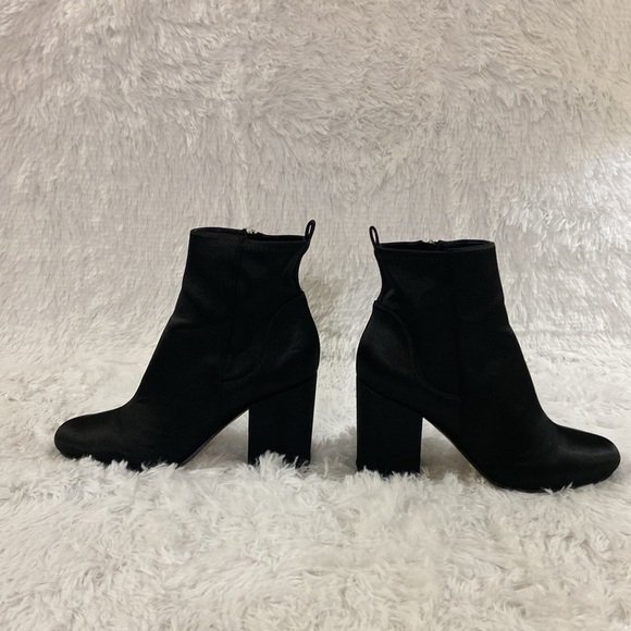 MARC FISHER BLACK SATIN JANIE WOMEN ANKLE BOOTS. SIZE-7 1/2. M. - Picture 3 of 9